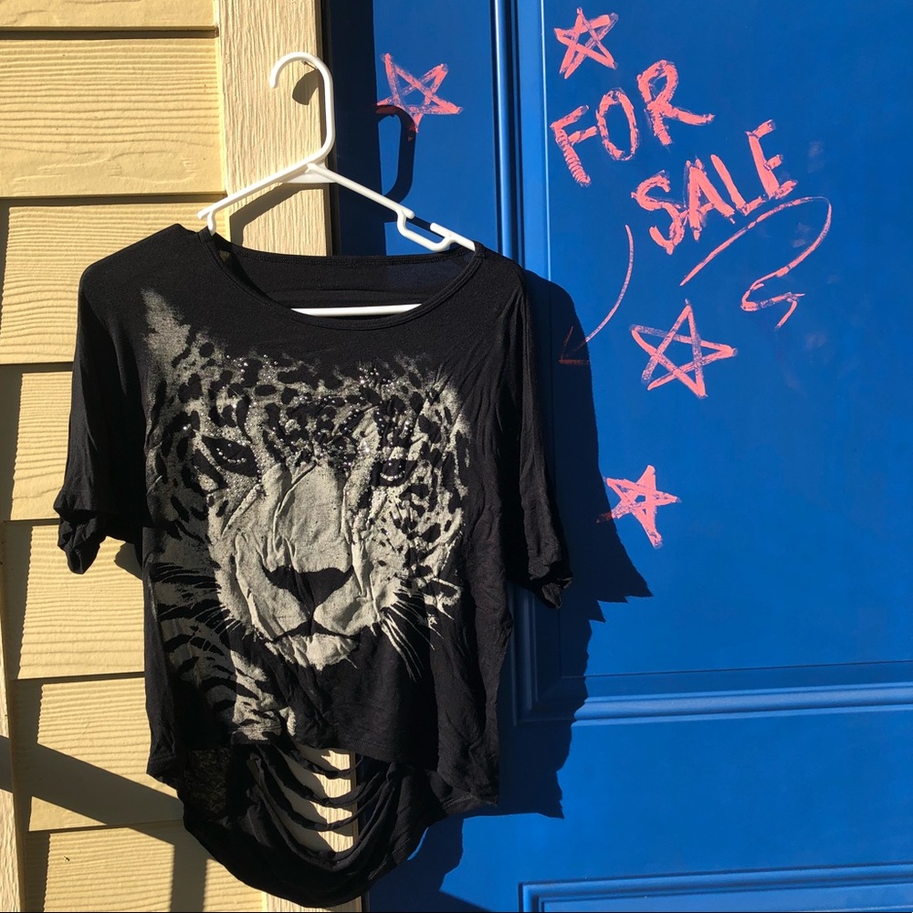 Leopard face print cut out back graphic jungle tee